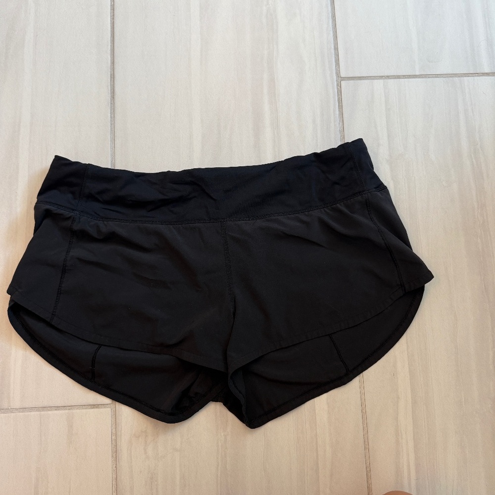 Set of 2 Speed Shorts Lululemon size 8, 2.5” low rise